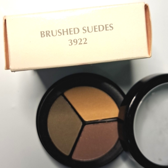 Mary kay LUSH HUES eye color trio BRUSHED SUEDES - Picture 2 of 2